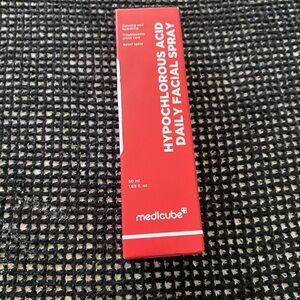 (1MC07) Medicube Hypochlorous Acid Daily Facial Spray Unopened